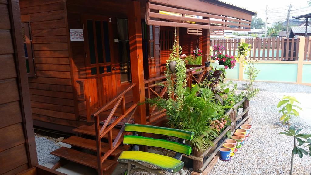 Happy Guesthouse Bungalow Sukhothai Buitenkant foto