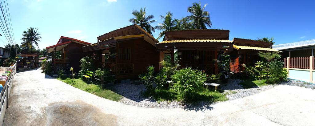Happy Guesthouse Bungalow Sukhothai Buitenkant foto