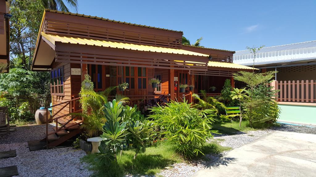 Happy Guesthouse Bungalow Sukhothai Buitenkant foto