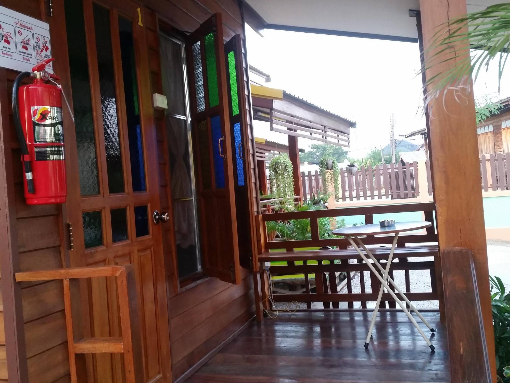Happy Guesthouse Bungalow Sukhothai Buitenkant foto
