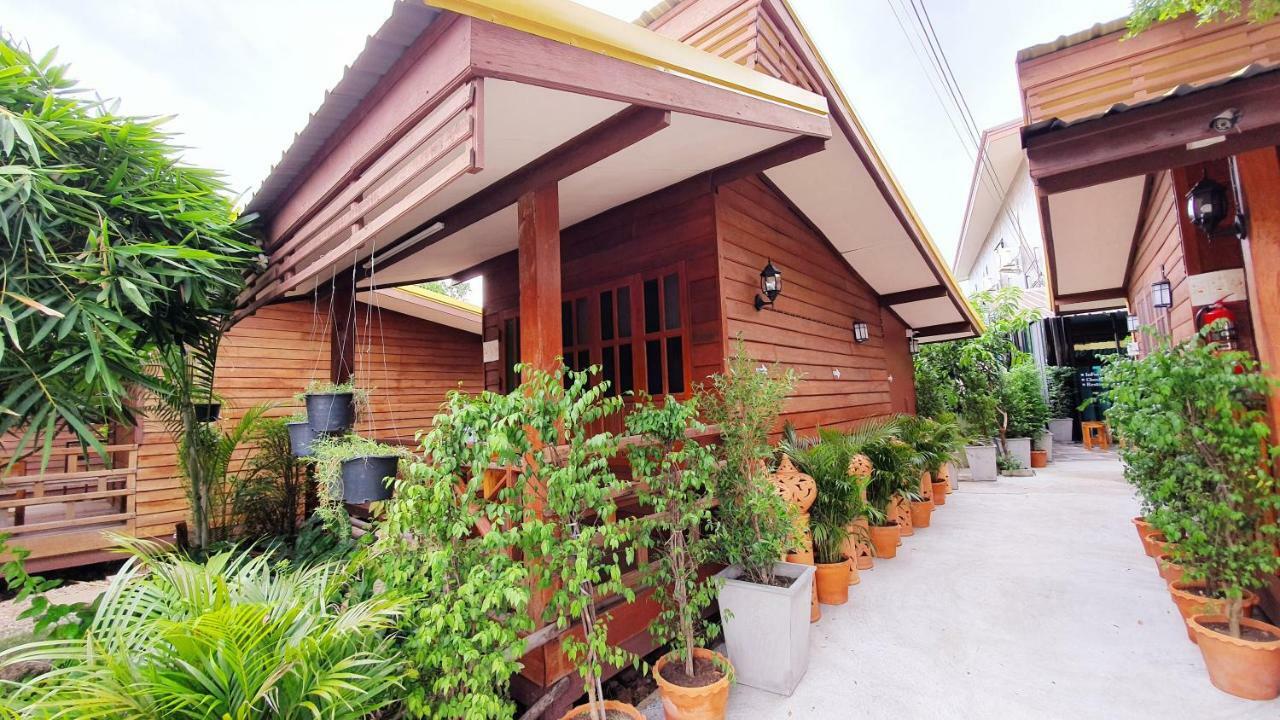 Happy Guesthouse Bungalow Sukhothai Buitenkant foto