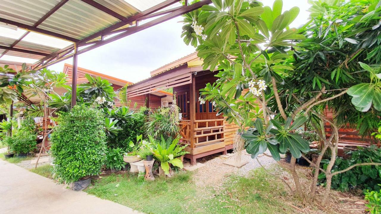 Happy Guesthouse Bungalow Sukhothai Buitenkant foto